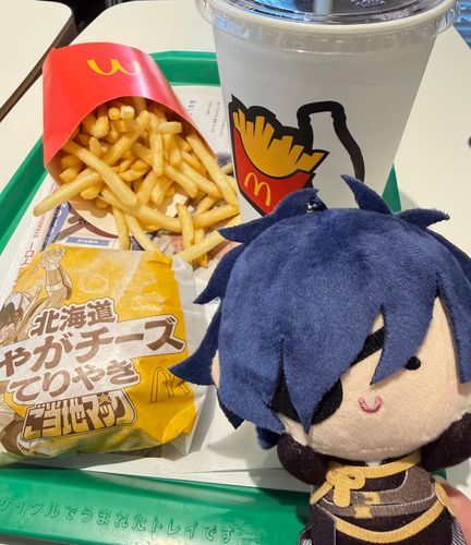 んまほっぺ光忠✨
🍔🍟🥤〜！！