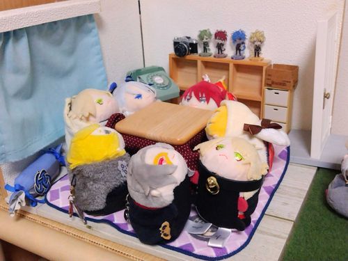 ☘️オレたちのほんまるしょうかい、にゃ！
ここは3かい。リビングふうだ、にゃ。