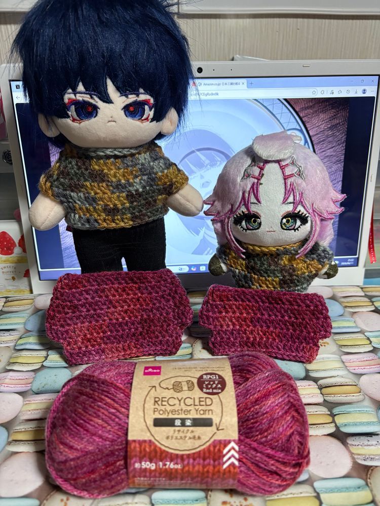 タートルネックぬいセーター6色目🧶🪡
使った毛糸:ダイソー リサイクルポリエステル毛糸 レッドミックス
綺麗な赤系ぬいセーター⸜❤️⸝
茶々丸ちゃは赤が大変良くお似合いになるので着たとこ見るのほんとに楽しみ
まだ先だろうけど😣😣