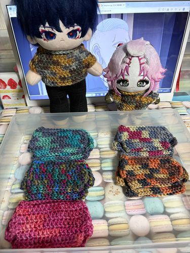 ひちゃまるが着用してるの合わせて6色編み終わった✨️🧶🪡🫰