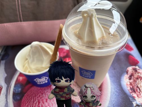 朝食べたアイス〜🍨😋😋