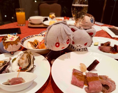 ふたりとも にく ねらってるなぁ