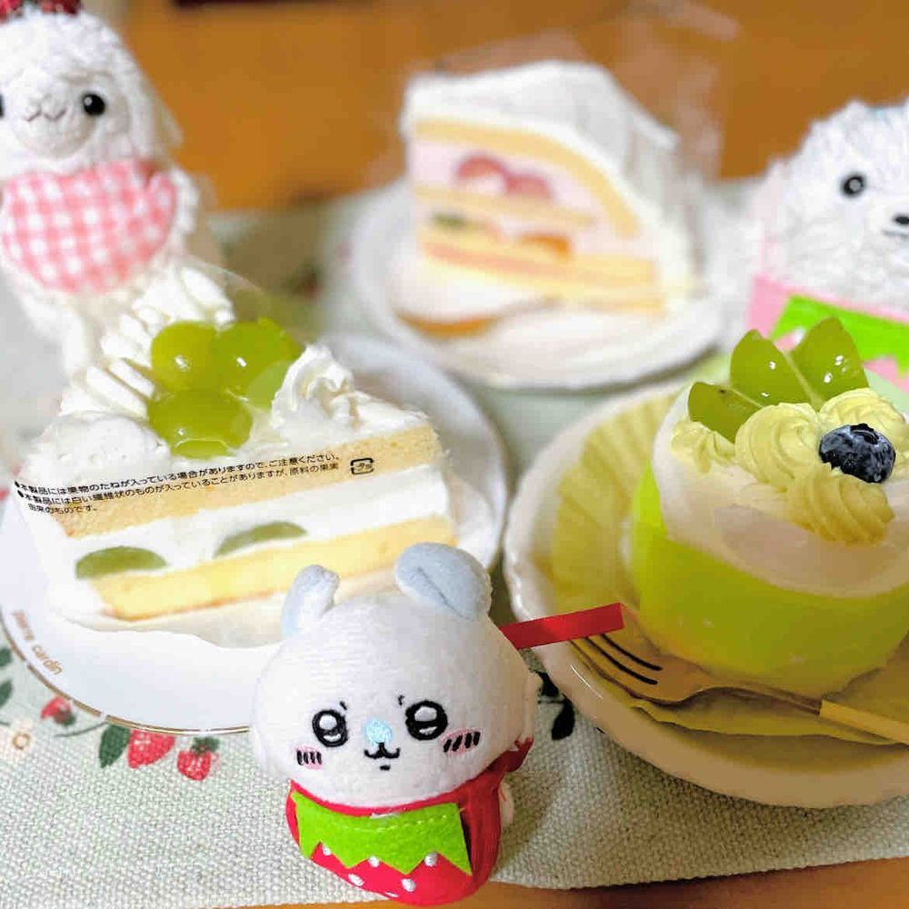 主のツレの誕生祝‼️㊗️久々に登場の大吉君🧸そう、この店大吉だぞ！🍣がうまいんだ(✽︎´ཫ`✽︎)ケーキはコージーコーナーうまし(*ˊ˘ˋ*)｡♪:*°主～僕見切れてんじゃん😢