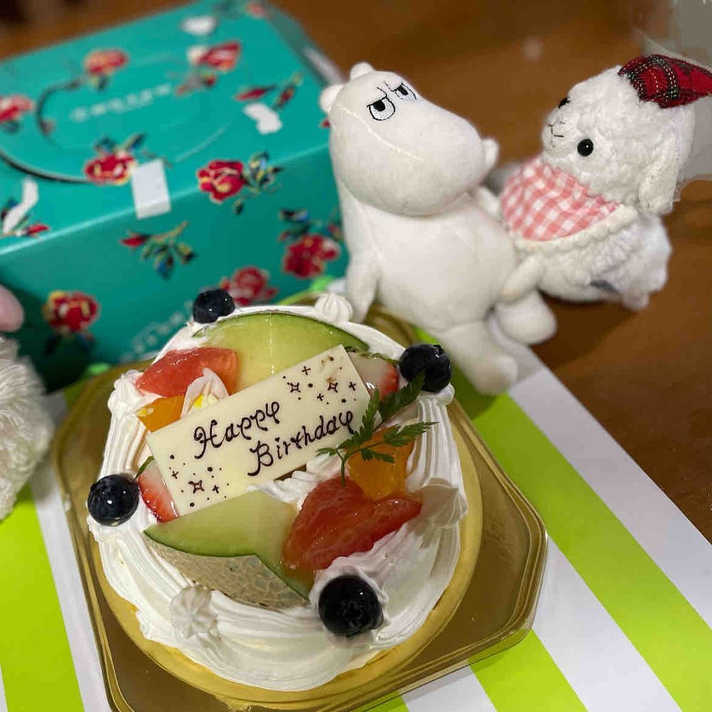 おねーちゃん、誕生日おめでとうなのだ‼️ロウソク点火！歌って🎶フーッして…おい、そこの2人落ち着け( ･᷄ὢ･᷅ )