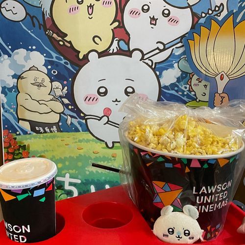 やっと僕ちんも映画見てきた‼️🍿もムシャムシャできたし映画も面白かったし満足❣️僕も大活躍だたᐠ( ᐛ )ᐟ🍬映画特典も僕ちんだた(*'▽')‼️