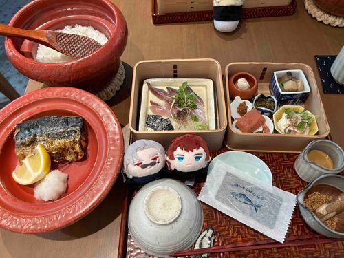 小鳥　さばたろうの朝定食だ
丸呑みしなさい