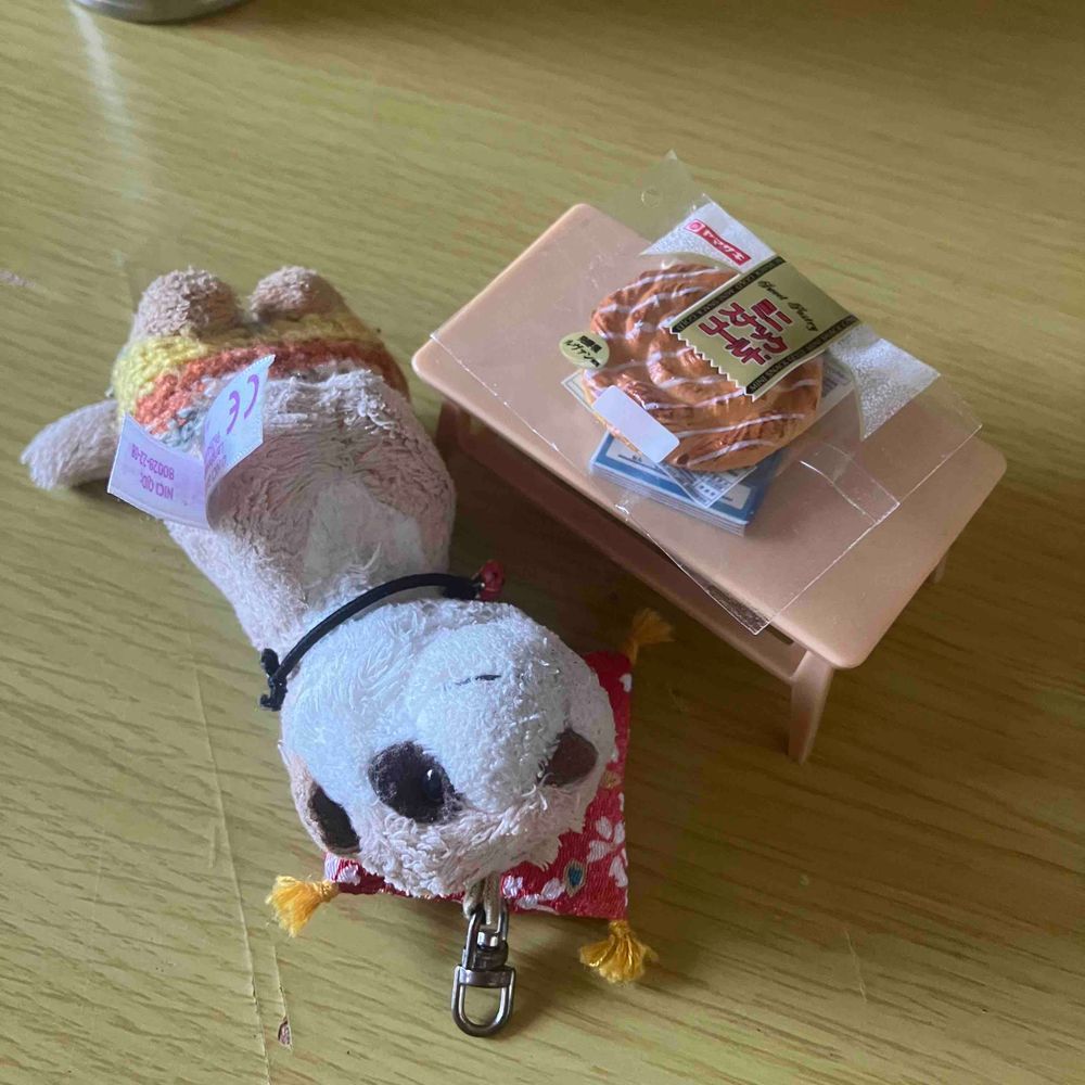 ①かんじのおべんきょーしなきゃ❗️
②やっぱむり〜😆　甘いもの食べよ❗️