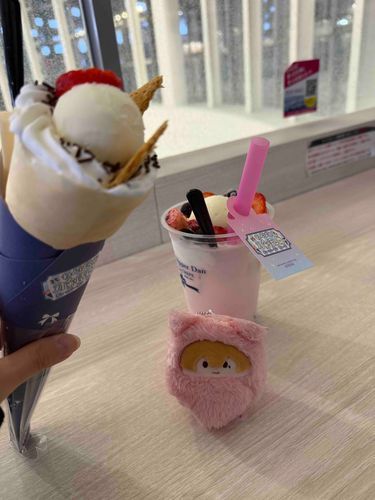 けいちゃん、刀剣乱舞コラボのクレープとドリンク、甘くて美味しかったね