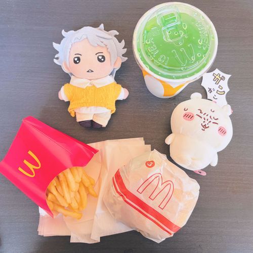 ヒトカゲバーガーうまかったな…(包み紙品切れでざんねん！)