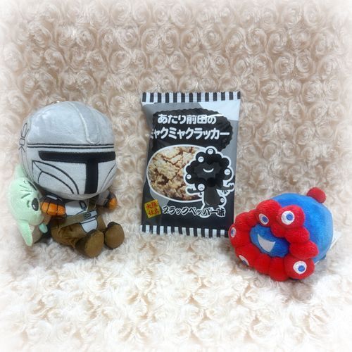 マ「お土産のお菓子をいただいた。」
グ「んきゅ、う！」
マ「食べるならば、夕食の後でな。」
グ「パトゥ。」