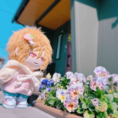 春色っていいよね🌸



かおる｢先月はあんなに雪に埋もれてたのにさ、こんなに咲いてくれてるのってすごくない？
ってことで、オレも春色のお着替えしたよっ🌸｣

いやぁ、いいっすよね春のお花⚘⚘⚘
見てると元気になれるっていうか。癒される...(*´ω`*)˖⁺