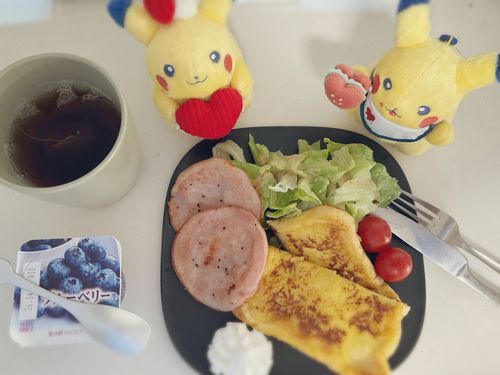 👍グッドなモーニング☀︎



おはよーございます！
今週もおつかれさまでしたー_(:3｣∠)_

と、いうわけでいつのまにかお迎えしていたかわいいピカチュウツインズと一緒にご褒美の朝ごはん食べて労いましょ〜🥞🍳