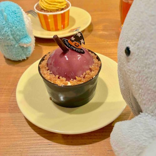 おうちでおともだちと
ハロウィン🎃ケーキを
たべたよ🌙