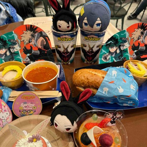コラボしてるごはんがおいしそうだからたべたよー たくさんたべました！