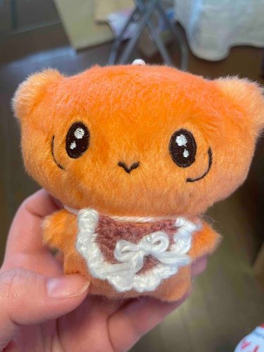 へちはじんせいいっしゅうめなのでたべるときにいろんなとこにこぼすといわれまちた
だからこゆの、つけまち