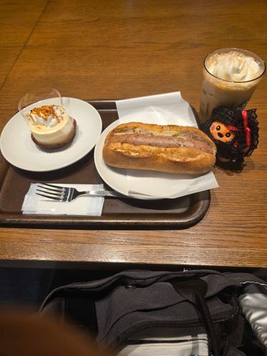 スタバでもぐもぐ
久しぶりに食べた✨
