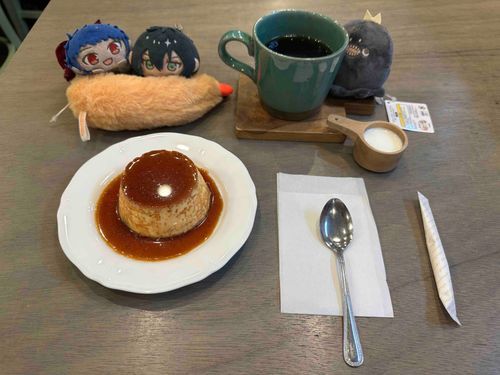 タイガくんとぐにょちゃんとカフェ！
コーヒーとプリンはいいよねぇ……最高だよ……

プリンがほろ苦めのカラメルで最高だし、それに対してコーヒーは酸味が程よいから、相乗効果でとっても美味しい！

はー、最高の時間だ……