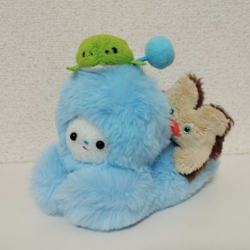 水色の子はジジ！
緑の子はロク！
Mみたいな形の子はカヌ！