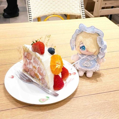 フルーツいっぱいケーキ だよ〜！🍰🫖
