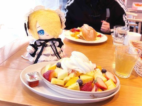 フルーツいっぱい フレンチトースト たべたよ〜！🍎🍇🍋🍐