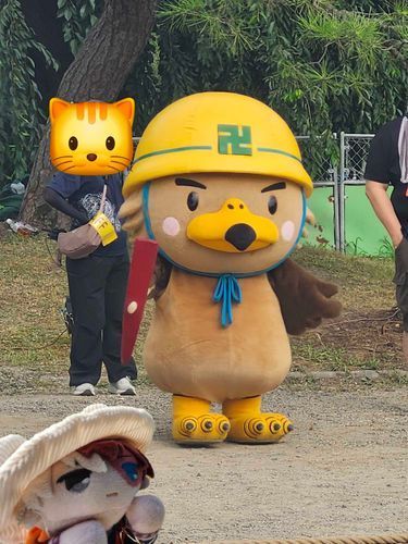 たかまるくんだよ！
つーしょっと撮りたかったけどとおかったからはぐはごうせいだよ
おしろをひっぱってよいしょっっっ！てしてたよ
すごいなあ