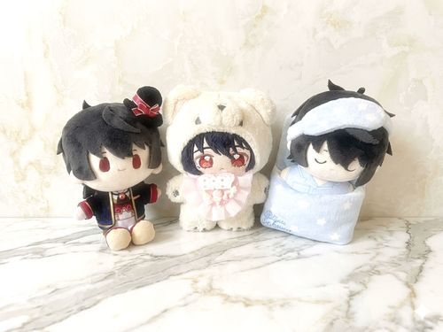 新入り の 甜夢ぬい と 巡夢ぬい だよ🎶

(背景の環境があまり宜しくなかったのでGeminiにて背景を生成しております。少しぬいちゃんのお顔違いますこと、ご了承ください。)