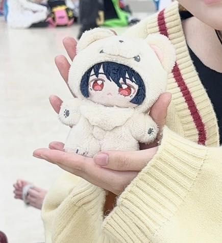 おたんじょうびにアコスタにおねえちゃんが連れてってくれて、いろんなおれにお祝いしてもらったんだ〜^> ̫ <^
