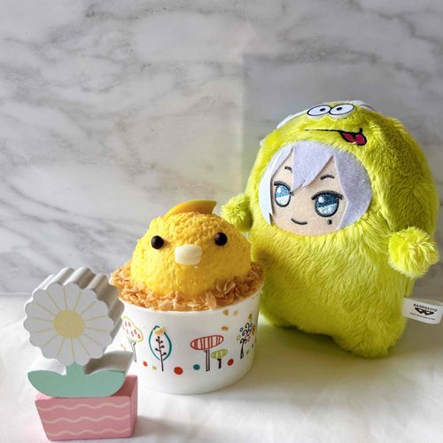 たんじょうび だから いっしょに ケーキ を たべよう と さそわれて ひよこ の ケーキ を たべたよ。