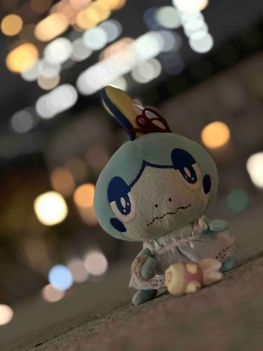 まえにとうきょうえきでとってもらったしゃしんめしょ！いぬさんのおさんぽしてるとこめしょよん

みんなはかなちくなったりすることあるめしょか？
めしょはめしょめしょしてるからよくあるめしょ
だけどあおいちゃんはもっともっとめしょめしょしててかわいそうめしょ
げんきになってほちいけどげんきになるためにむりはしてほしくないめしょよね😖
めしょはみんなのことだいすきだからげんきさんにしてくれたらうれしいめしょ
めしょはいつもいるめしょからね