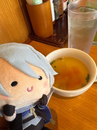 んま（一旦スープを飲む）