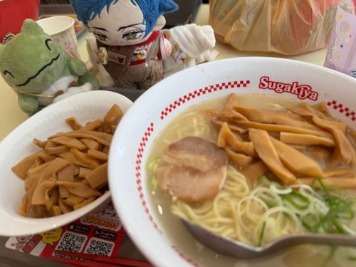 やぁ！僕レーウィン！
夕飯にスガキヤを食べに来たよ！
メンマラーメンにさらにメンマをましましましだよ！！

僕はみがわりです。
メンマラーメンが通常の五倍のメンマらしいのでましましましましましましかもしれないですメンマ狂…

メンマ美味しー！！！
