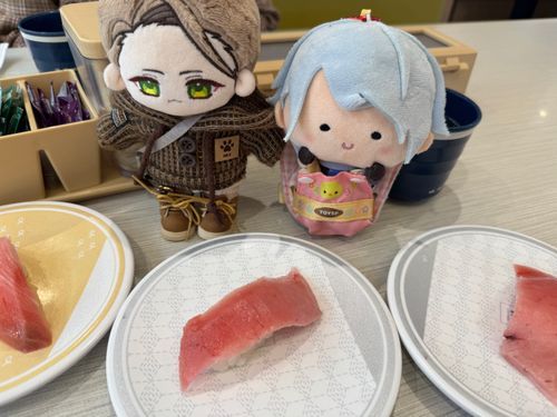 やあ！僕はしゅんさく。
んまちょぎくんとはま寿司に来たよ！
まぐろづくしだね！！

んま！！んま！！！！🍣