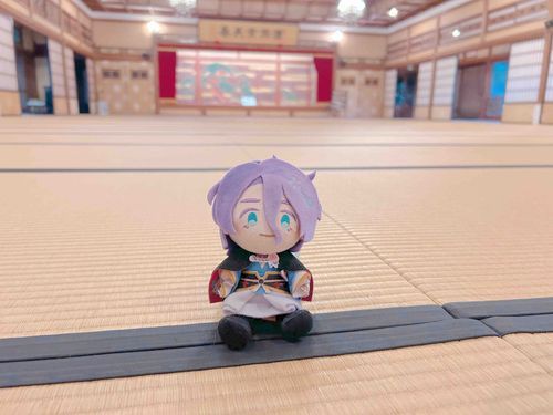 そと の あめ は ひどいけれども ここは おもむきが あるよ