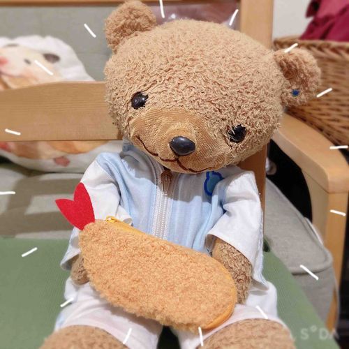 ʕ•ᴥ•ʔ「かなちゃんが、エビフライのポーチかってきてくれた！
ひもつけて、カバンにしてくれるって❤️
ふわふわでかわいい〜！」
