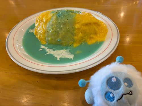 青いオムライスおいしかったですｶﾋﾞよ