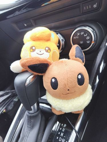 くるま　で　るすばん
きゅう　に　しれー　き　た

……ひまじん？