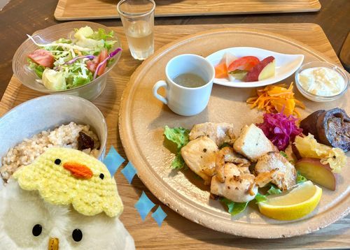 
とっても ひさしぶりに 
おうちのひとの ランチについていったよ♫

おうちのひと、4がつにはいってから、
いろいろ たいへん💦で、
ションボリなひも おおかったけど…
ちょっとは おげんき でたかな？

ふうちゃんたちは いつも みまもっているよ🪽


さいきん コメントが おそくなっちゃっていて、
ほんとうに ごめんなさい💦
いつも みんなの おしゃしん、
みせてもらえて とってもとっても うれしいの！

いつも ほんとうに ありがとう🪽✨

