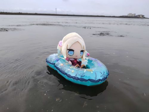 海でゴムボートに乗るルリちゃん
#ぬい旅　#大沢瑠璃乃
2026.-7.12