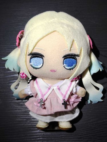誕生日プレゼントに買ってもらった服を着てみたよ。ちょっと大きいからサイズ調整してくれるって！可愛い(*´ω｀*)