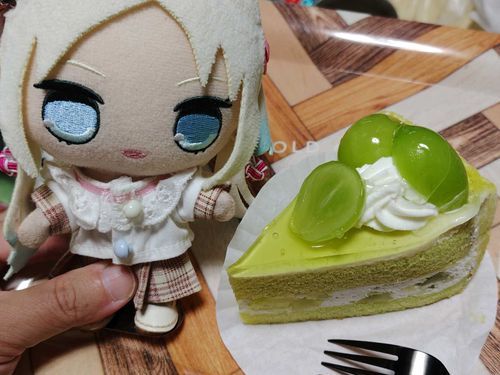 約束通りむっちゃんがケーキを買ってくれたんだよ！シャインマスカットのショート美味しかった！