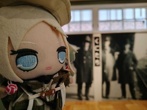 くにたち！かなり昔の写真だね。モノクロだよ。
#ぬい旅　#大沢瑠璃乃