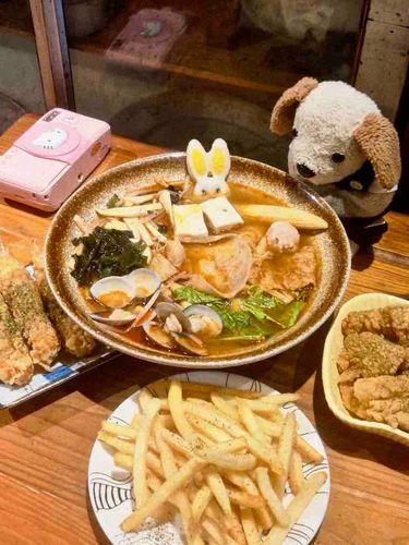 🐶 dinner time! 🍜