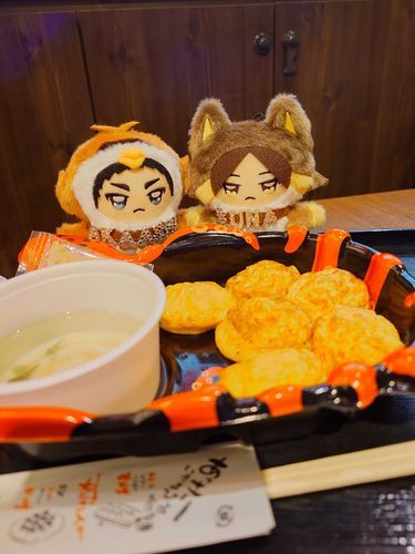 🦉これが明石焼きですか？
🦊そうだよ
🦉🌸さん嬉しそうですね
🦊俺にもちょーだい？