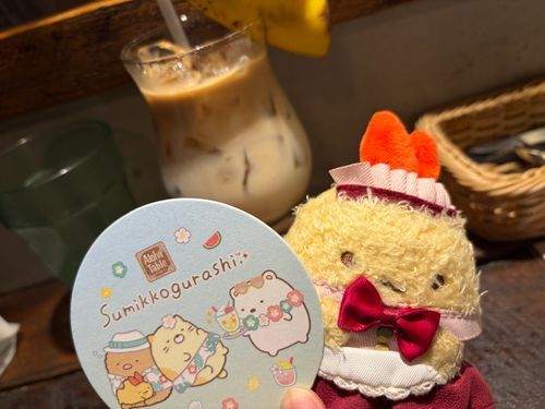 ごきげんよう。お嬢さんです。
アロハテーブルのコラボに行ってきたの。わたしのコースターゲットして同居人がるんるんしてた。