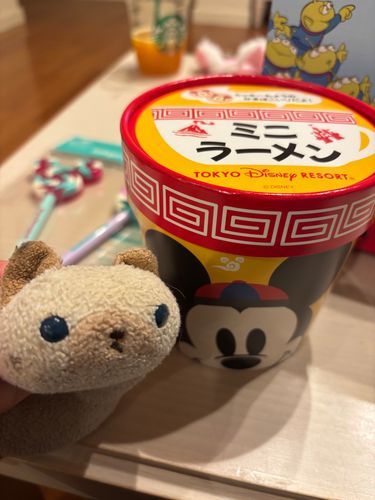 お土産いただきましたよ(=^x^=)
お母さんにお湯を入れてもらって食べましゅ！