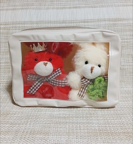 💛🐰

おでかけようの ぽーちを かってもらいました。

これで わたしたちもいっしょに おでかけできますね あにうえ。 

おや…？

なんだか あにうえのほうが ひろそうです…。

あにうえ もっと つめてください！