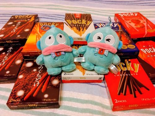 クレーンゲームの戦利品だよ〜500円でポッキー10箱も獲っちゃった