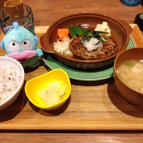 ハンバーグ定食を食べてきたよ