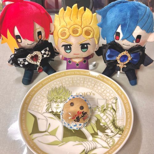 🌼*･今日のおしゃべり🌼*･

✝️<あるじ様がお土産をもらったらしいぞ。どじょう掬いってなんだ…？
🦋<どじょう掬いっていうのは、あるじ様の世界の伝統的な宴会芸らしいよ。すごくかわいいお饅頭だね
🐞<なるほど…うちのチームのメンバーが好きそうですね(皿の男はスル
ー)

主コメ：このあとみんなで食べます…☺️💕
