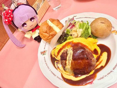 「ランチに行ってきたよ。パンがとっても美味しいんだよ」